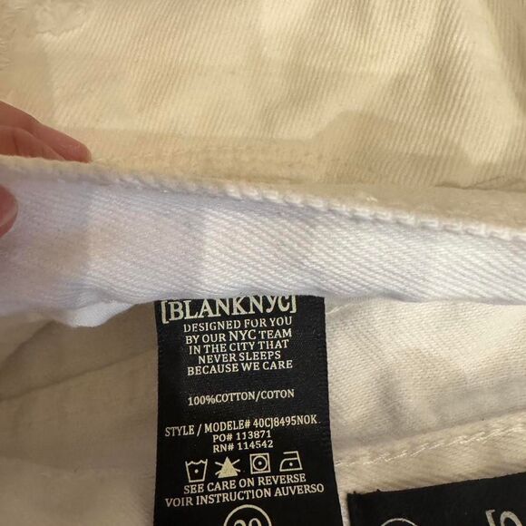 Blank NYC White Denim Shorts Distressed Frayed Hem Button Fly Size 29 - Picture 6 of 6